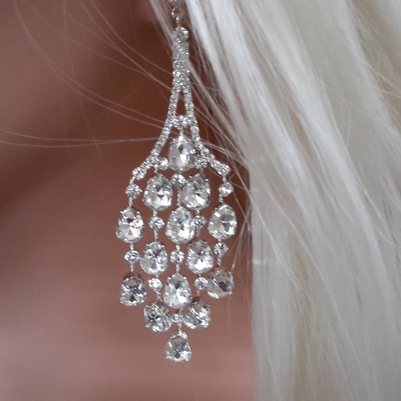 NWT  Crystal Rhinestone Earrings - Picture 3 of 5